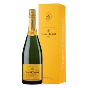 Veuve Clicquot Yellow Label Brut Champagne 750ml