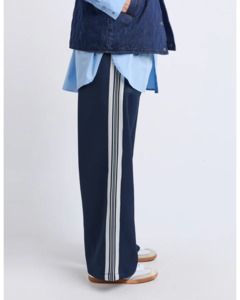 Everyday Essentials: Elm New York Pants - Navy