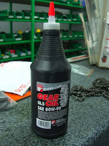 Oil: Gear Oil SAE80w90  1quart