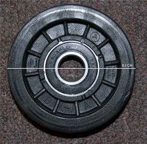 John Deere: Pulley Idler Flat John Deere L series Trans