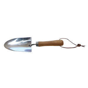 Garden Accessories: Garden Trowel