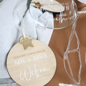 Christmas: Mr & Mrs Vinyl Decoration