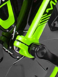 Scooter Parts: MADD GEAR DRIFT TRIKE FRONT FORK CLAMP AND BOLTS PAIR