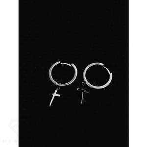 Earrings: Silver Cross Earring