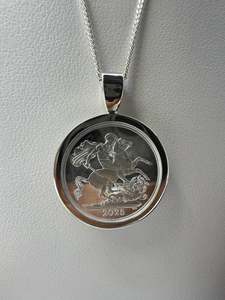 Jewellery: Sterling Silver Plain Full Sovereign Pendant