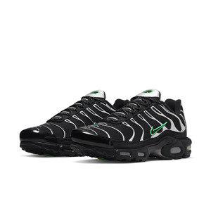 Sneakers: Nike Air Max Plus Black Silver Green Strike