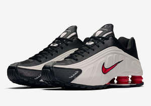 Sneakers: Nike Shox R4 'Platinum Tint'