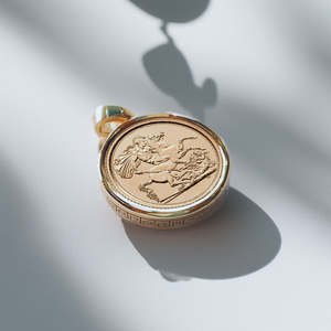 Sovereign Coins: Mr Money Custom Half Sovereign Pendant