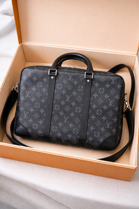 Louis Vuitton Porte-Documents Voyage PM