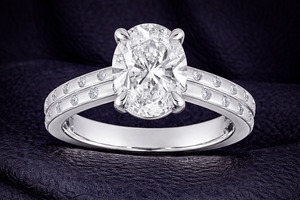 Rings: Oval Engagement Ring 2.70cts