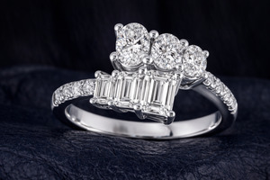 Rings: Diamond Trilogy Ring 3cts