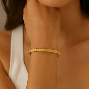 Gold Bangle – Elegant Statement Bracelet NZ