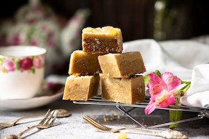 Products: Ginger Oatie Slice - Mummys Yummys