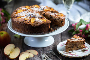 Products: Apple & Cinnamon Cake - Mummys Yummys