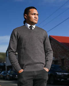 Top Half Jackets Shirts Waistcoats Pullovers Sweaters For Men: Silverdale | Fine Merino V-Neck Pullover | Dark Grey