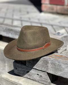Hats: Electric Pukeko | Macca | Wide-brim Hat | 100% Wool | Olive
