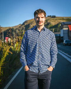 Portobello Road | Long-sleeve Shirt | Iron-cheater Fabric | Navy with Leaf Motif