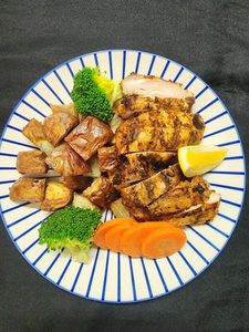 Premium Meals: GRILLED CHICKEN THIGH WITH ROASTED POTATOES AND MIX VEGES - Muscle Chow