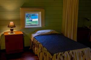 Richard Brimer: HIRUHĀRAMA CONVENT, 2009