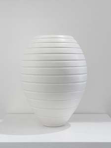#25-7 MATT WHITE RIDGED VESSEL