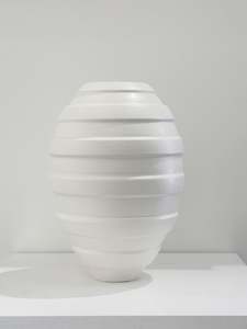 #25-5 MATT WHITE RIDGED VESSEL