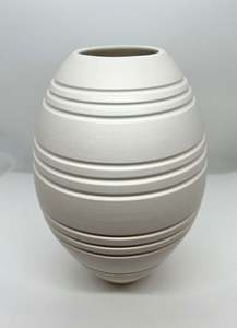 #24-17 MATT WHITE GROOVED VESSEL
