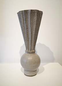 Pip Woods 1: PIWAKAWAKA VASE - GREY