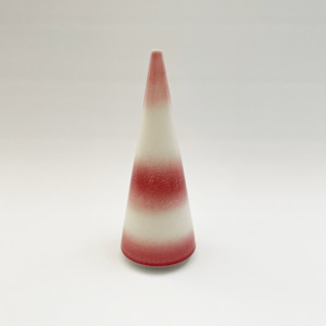 #8 MATT WHITE MAGNOLIA CONICAL BOTTLE