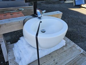 White Vanity with Tapware - 580x530mm Musgroves