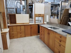 Rimu and Cream Galley Style Kitchen Musgroves