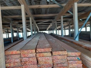 Products: New Zealand Oregon Rough sawn 100x25 Musgroves