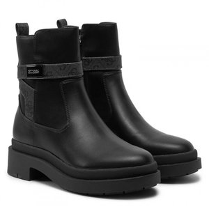 Guess Women’s Black Fall/Winter Boots – Sleek & Stylish