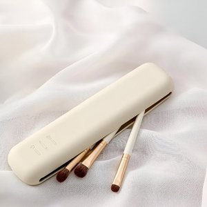 Portable Silicone Makeup Brush Holder – Travel-Ready
