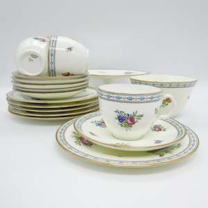 China Brand Cauldon England: Cauldon - Floral Sprays, 1493 - 19-piece Tea Set