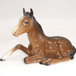 Beswick - 915 Foal Lying - Figurine