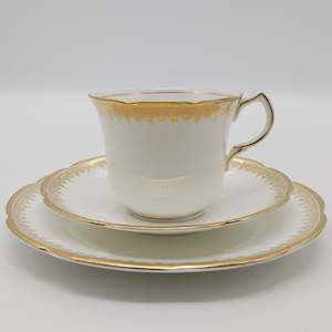 China Brand Collingwood England: Collingwood - Gold Filigree Rim, 4110 - Trio