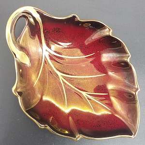 China Brand Crown Devon England: Crown Devon - Maroon and Gold - Leaf-shaped Dish