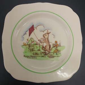 China Brand Hollinshead Kirkham England: Hollinshead & Kirkham - Reggie Rabbit Flies His Kite - Side Plate