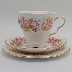 China Brand Colclough England: Colclough - Wayside - Trio