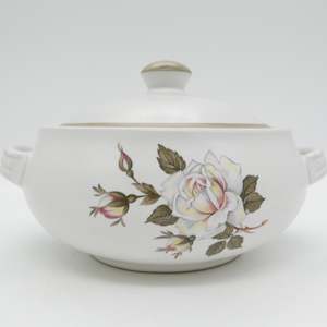 China Brand Denby England: Denby - Charm - Lidded Oven Dish, 2 Pint