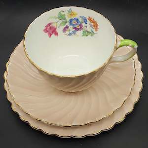 Aynsley - Pink Swirl with Floral Spray, 6545 - Trio