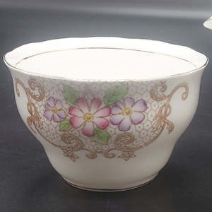 Colclough - Purple and Pink Flowers, 6621 - Sugar Bowl