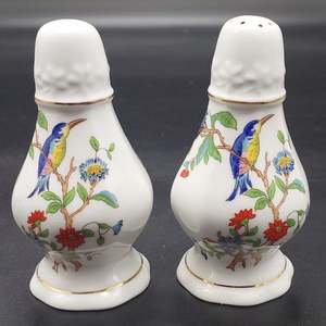 China Brands A: Aynsley - Pembroke - Salt and Pepper Shakers