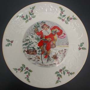 China Brands R: Royal Doulton - Christmas 1982 - Display Plate in Original Box