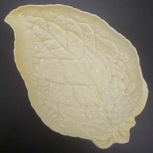 Carlton Ware - Foxglove, Cream - 1870 Leaf-shaped Dish