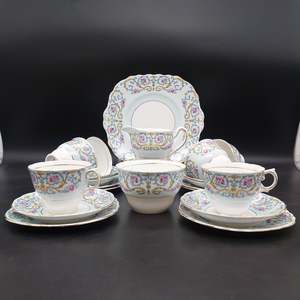 China Brands C: Colclough - Pink and Blue Flowers, Acanthus Leaves - 21-piece Tea Set