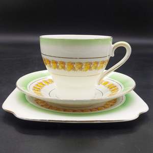 Bell China - Ring of Yellow Leaves, Green Rim - Trio