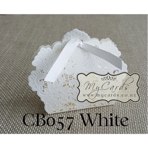 White Lasercut Favour Box END OF LINE