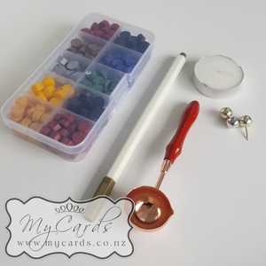 Products: Wax Seal Kit – Beads 180 / Spoon / Gold Pen / Candle