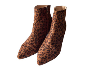 Women Shoes: Dawn Boots